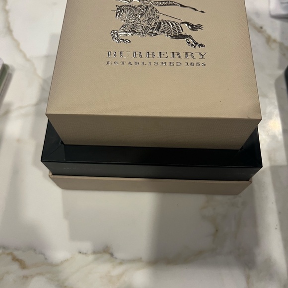 Burberry Men's Watch BU9382  Authentic - Picture 4 of 5